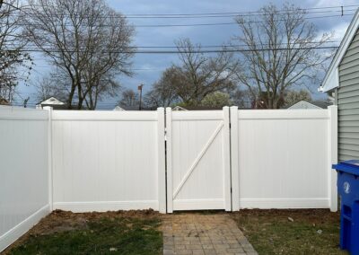 Vinyl fence by Fence Imperial, showcasing a sleek and modern design with low-maintenance features for a contemporary look.